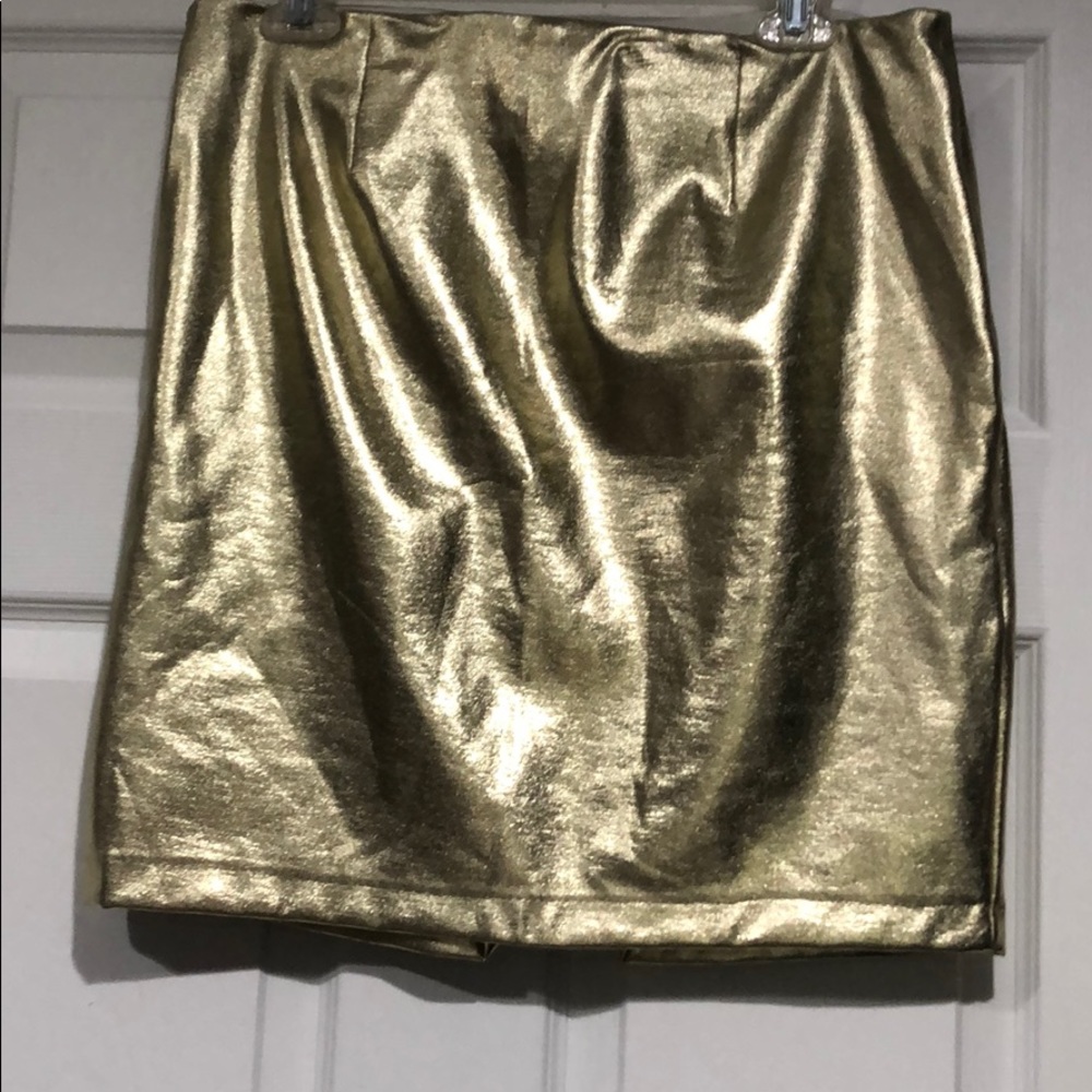 Gold skirt - Picture 2 of 2